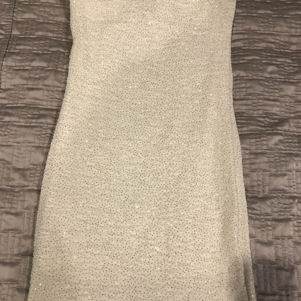 WHITE SPARKLY FLOWER DRESS - Picture 5 of 6